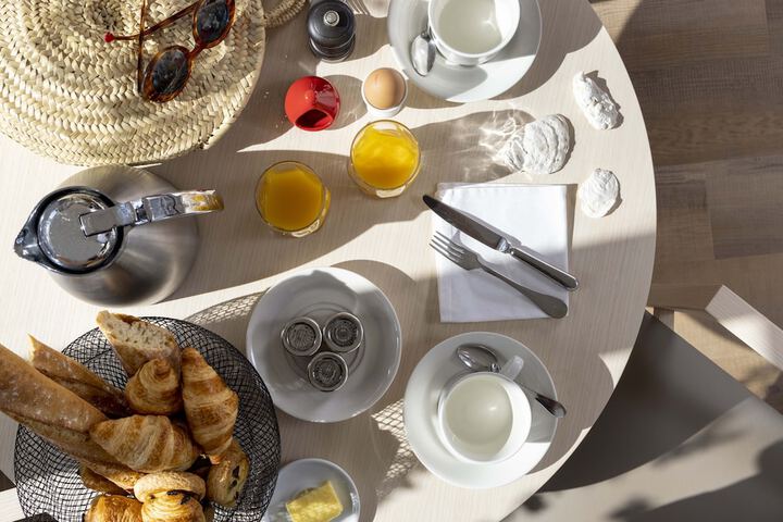 Breakfast/Coffee Service 44 of 52
