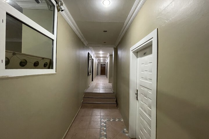 Ballroom/Hall 19 of 21