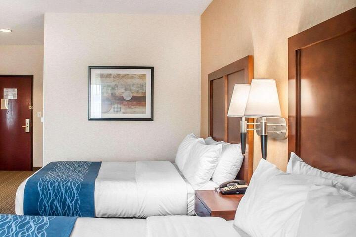 2 Double Beds (8 of 11)