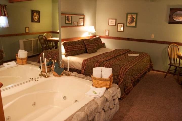 Room 4 of 36