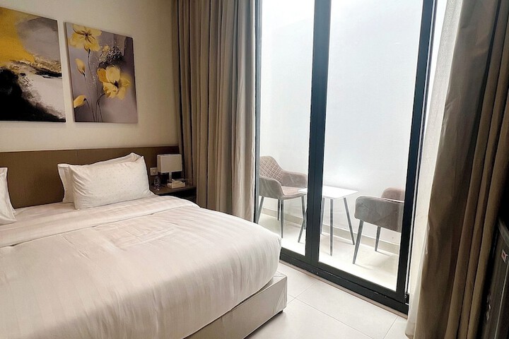 Room 16 of 40