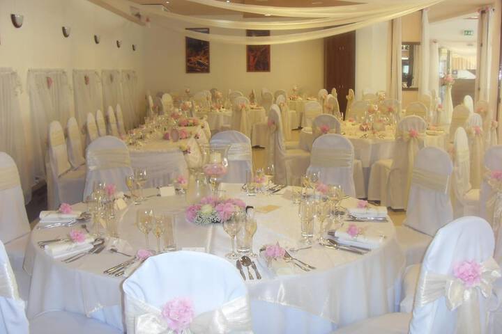 Ballroom/Hall 42 of 59