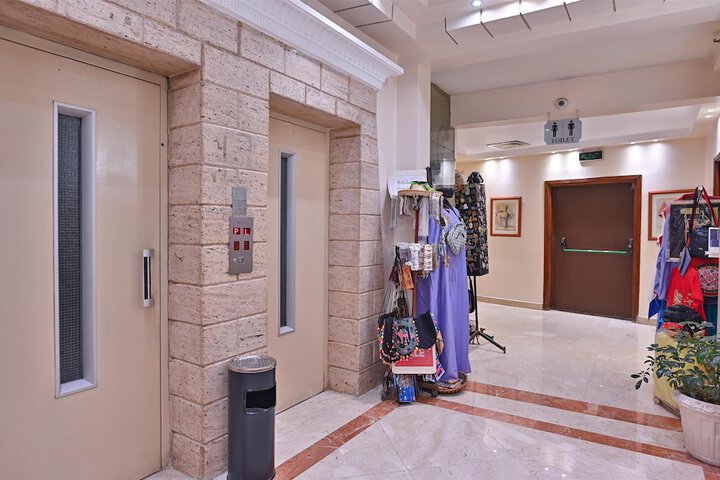 Guest Lobby