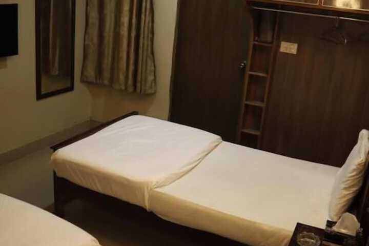 Room 3 of 11