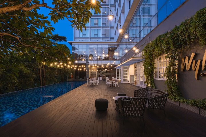 Pools & Facilities