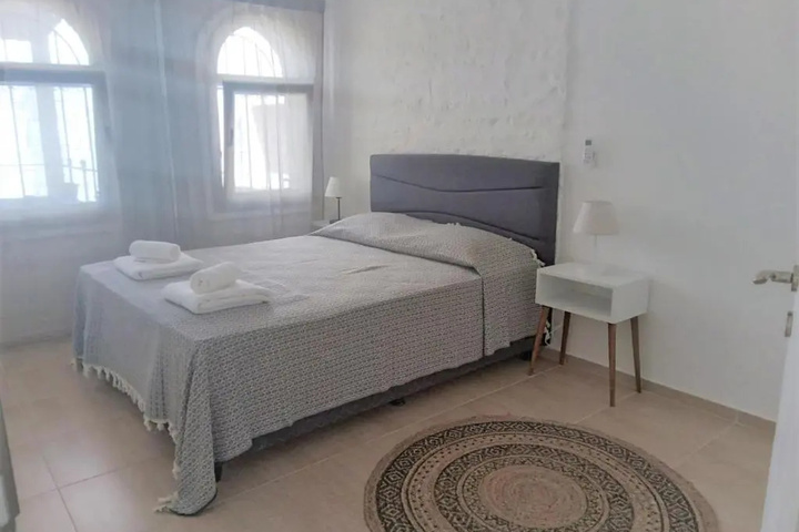 Room 5 of 14