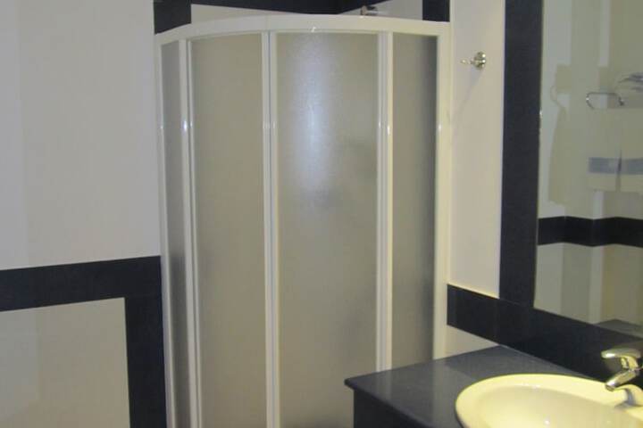 Room 35 of 62