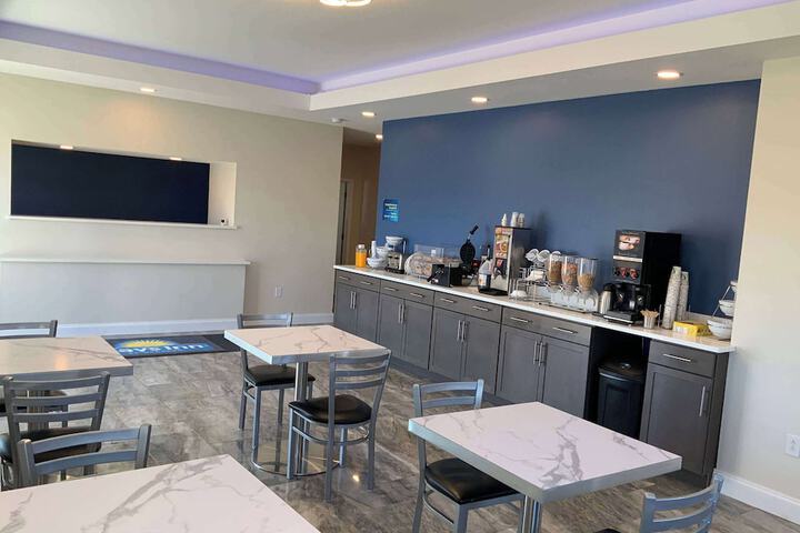 Breakfast/Coffee Service 12 of 15