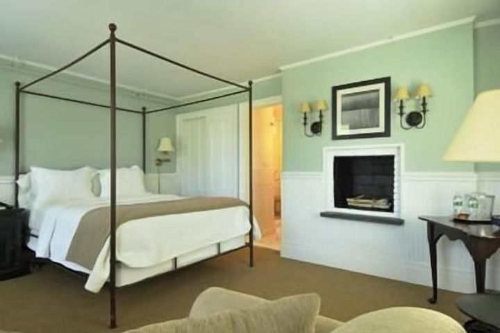 Room 5 of 49