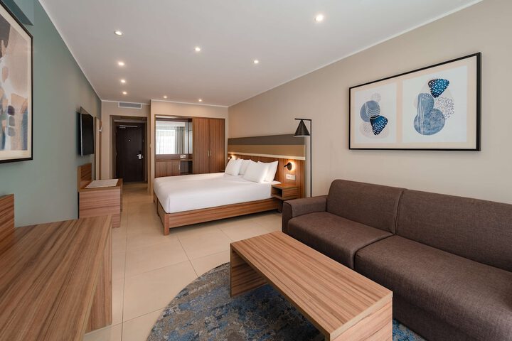 Room 57 of 114