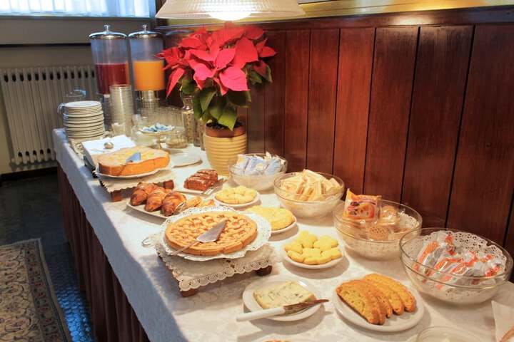 Breakfast/Coffee Service 22 of 29