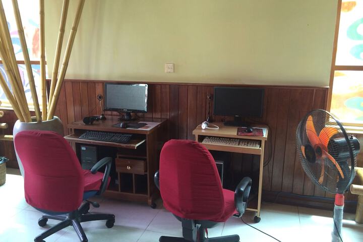 Business Center 34 of 36
