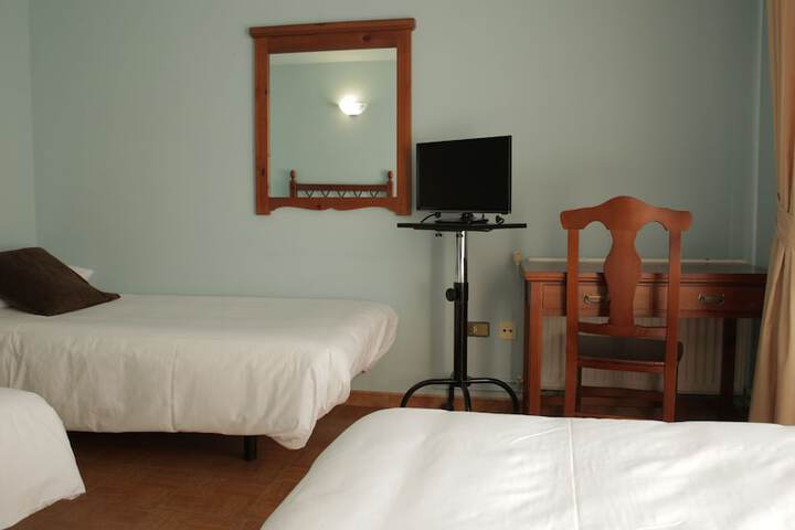 Room 13 of 38