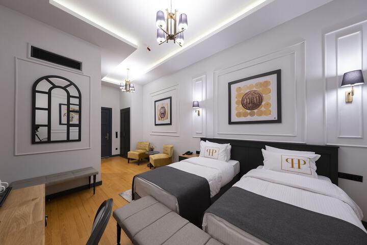 Room 30 of 134