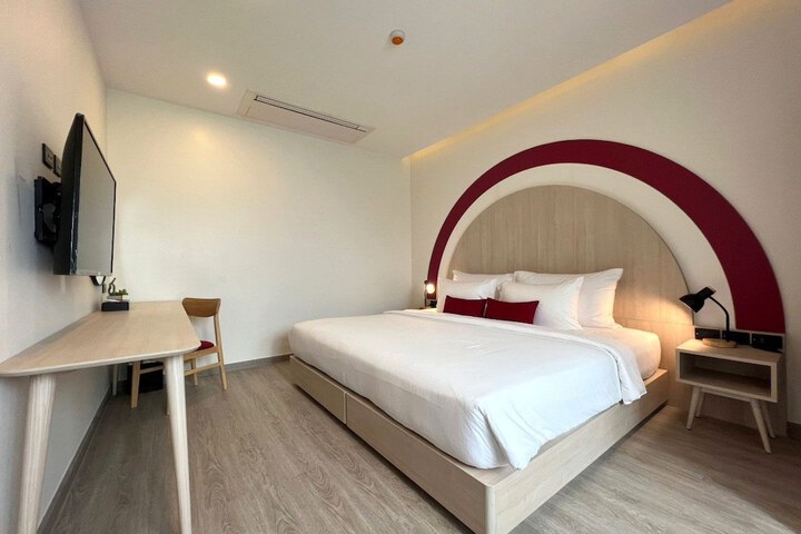 Room 18 of 190