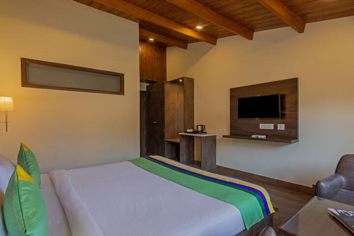 Room 16 of 37
