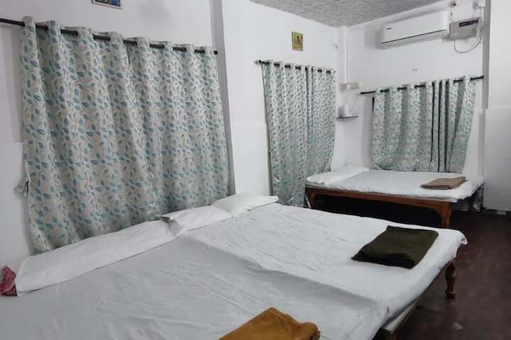 Room 3 of 31