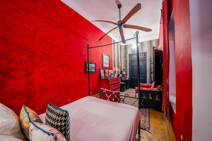 Room 81 of 233