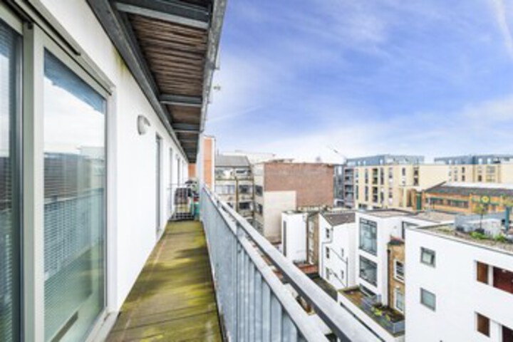 Terrace/Patio 2 of 27