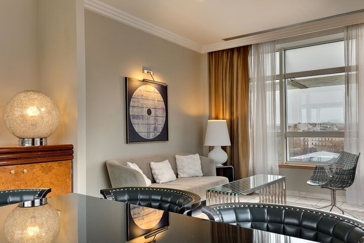 Room 12 of 47