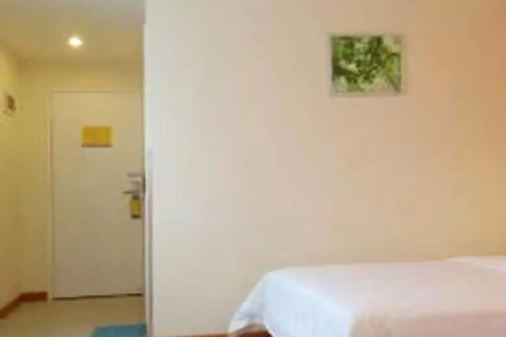 Room 8 of 20