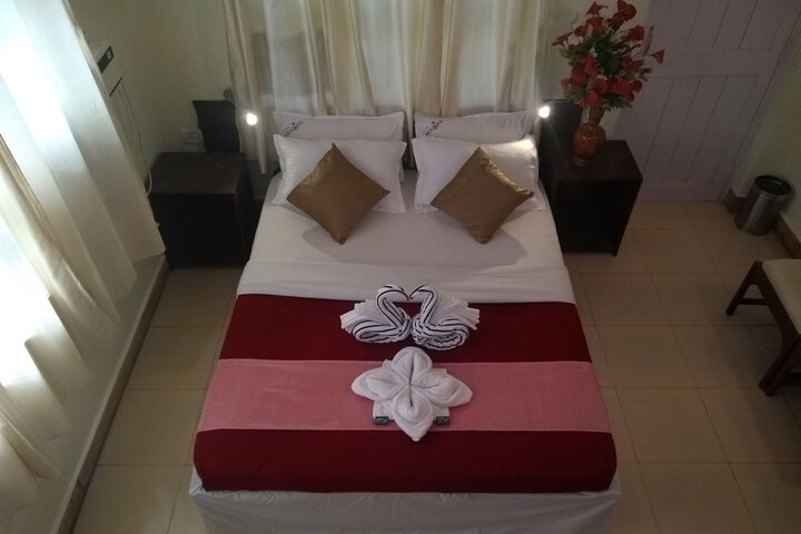 Room 6 of 11