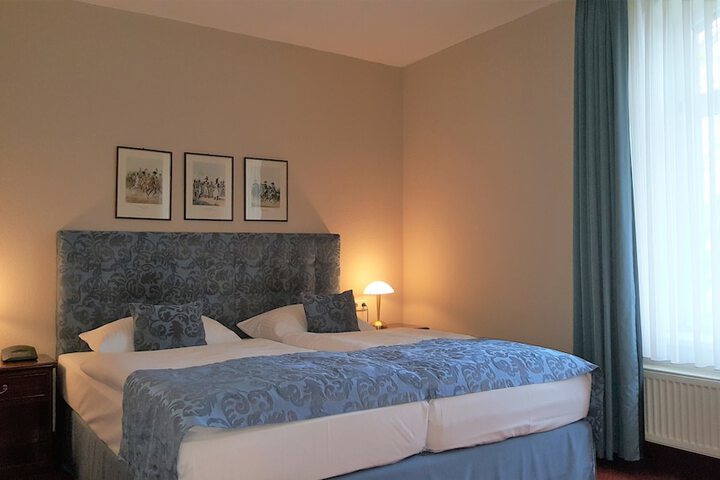 Room 6 of 37