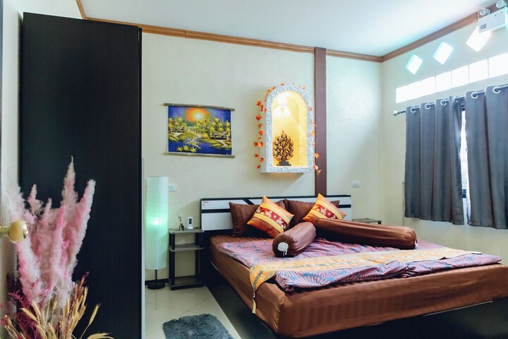 Room 15 of 196