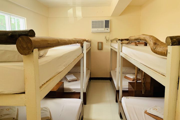 Room 27 of 238