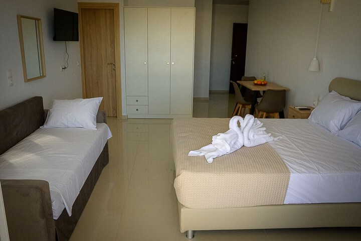 Room 42 of 77