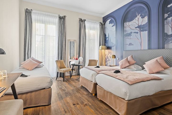 Room 48 of 80