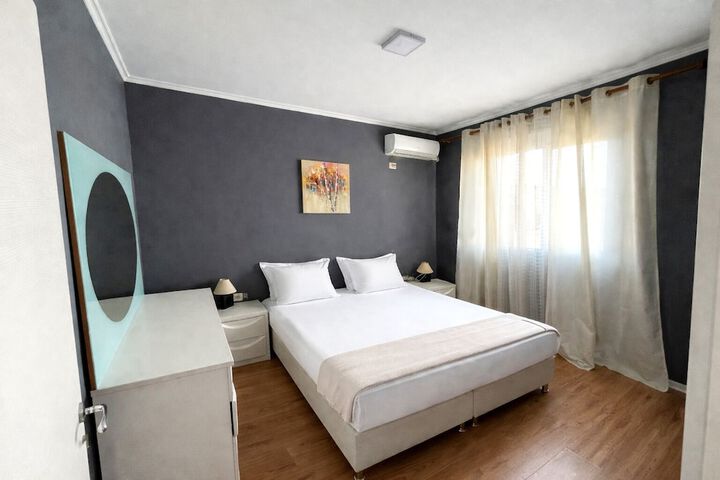 Room 33 of 85