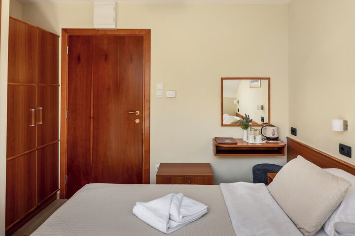 Room 60 of 235