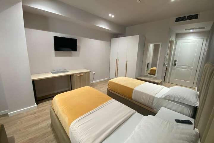 Room 42 of 73