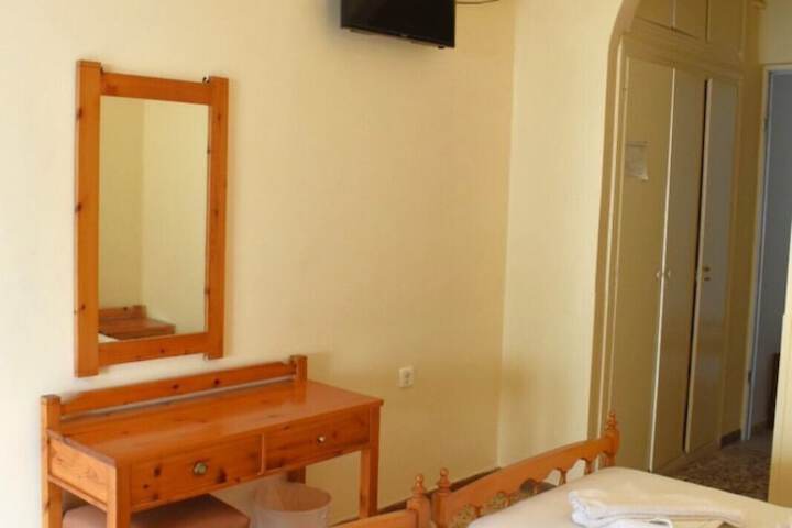 Room 15 of 72