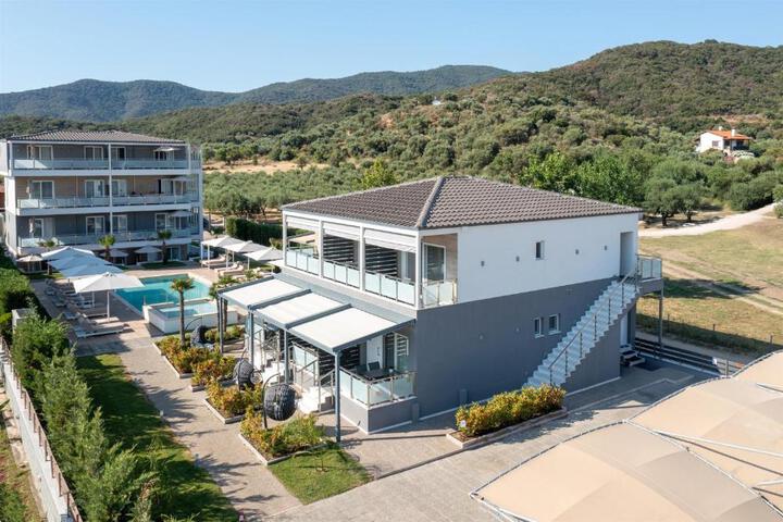 Astra Sarti Luxury Suites