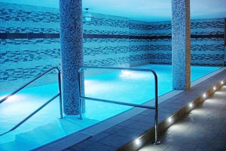 Pool Hotel