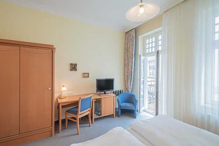 Room 4 of 71