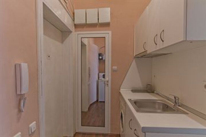 Room 19 of 27