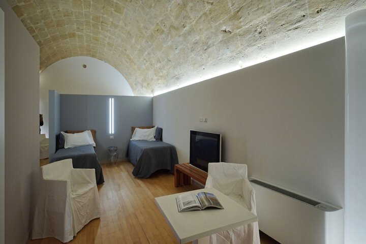 Room 19 of 28