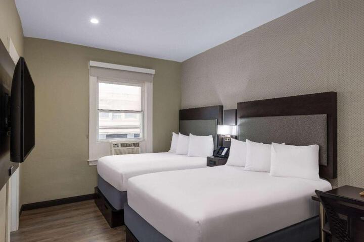 1 Double Bed (3 of 17)