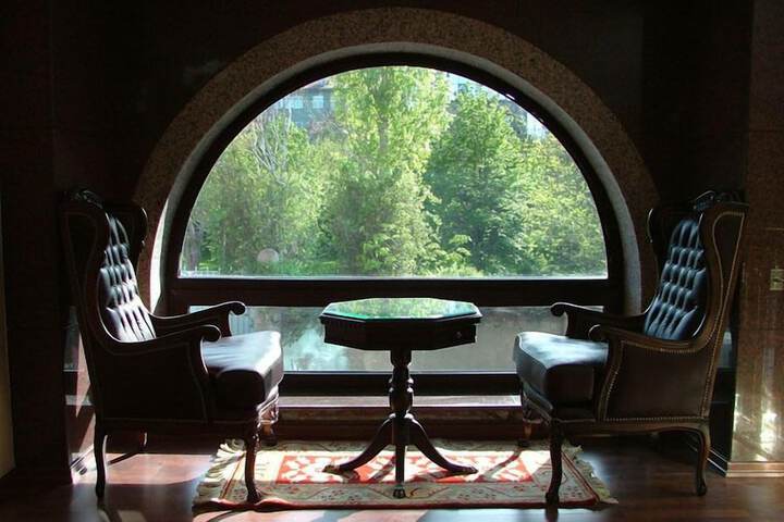 Entrance & Lobby