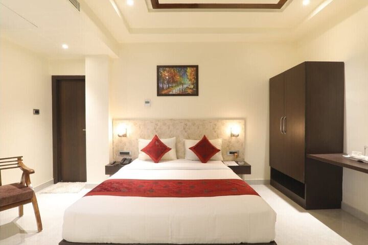 Room 13 of 17