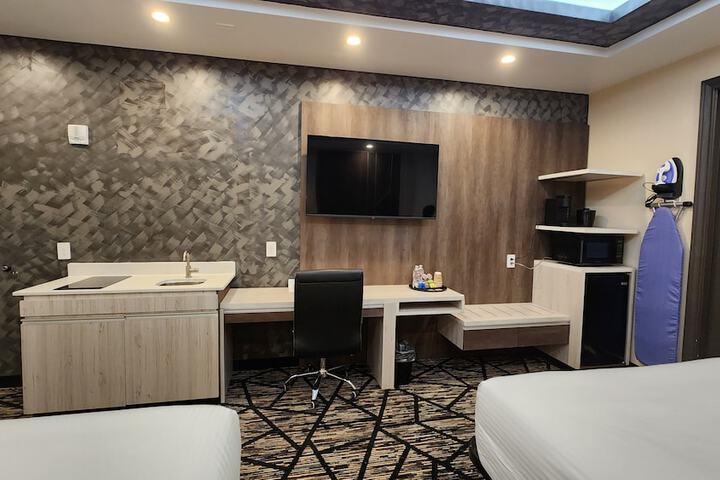 Room 8 of 33