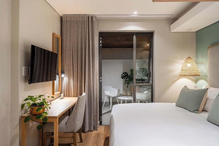 Room 2 of 52