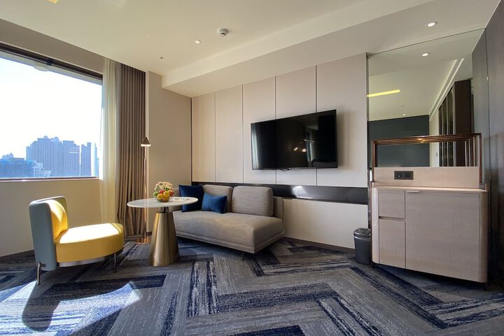 Room 36 of 77