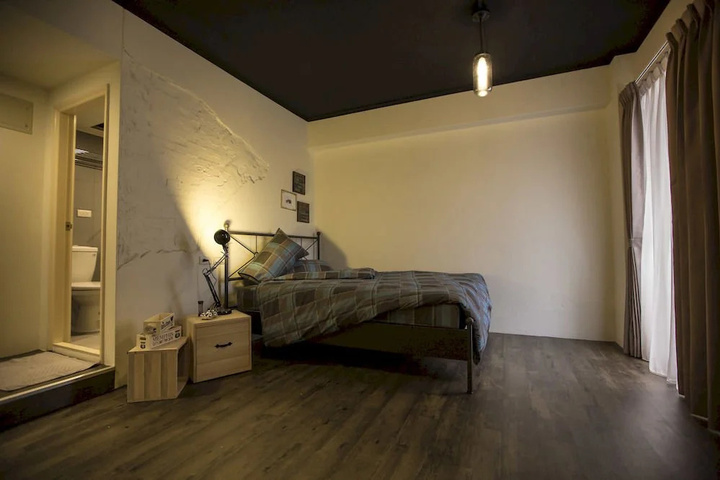 Room 14 of 15