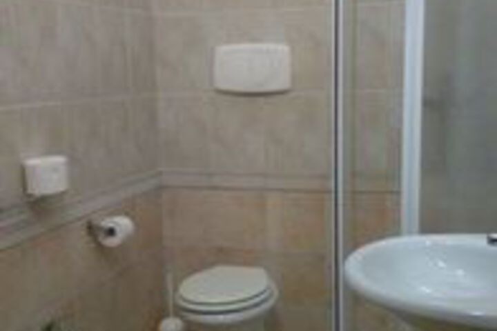 Room 4 of 13