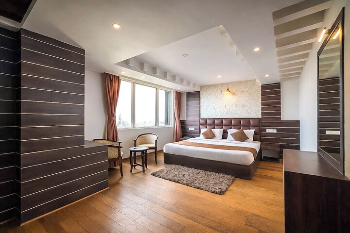 Room 9 of 75