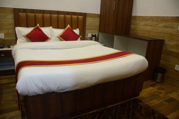 Room 6 of 40